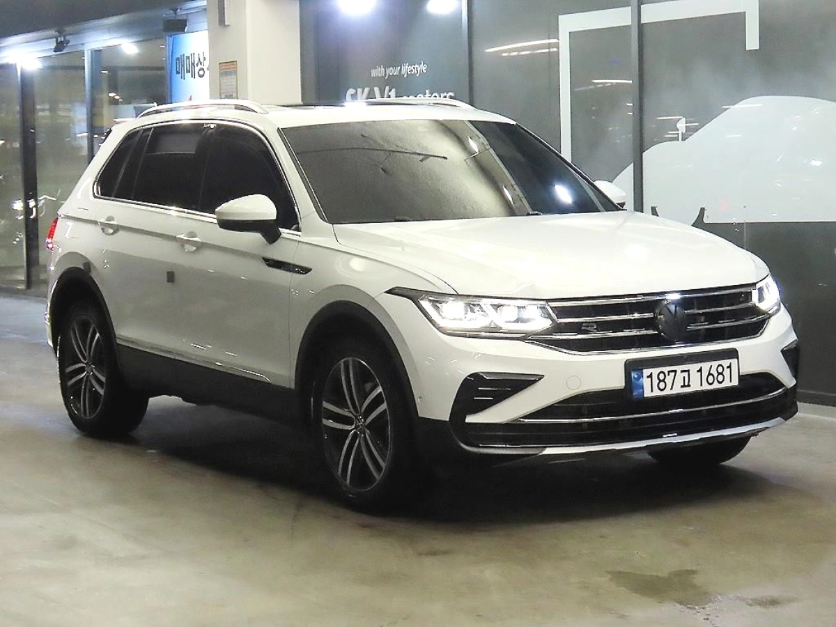 VOLKSWAGEN TIGUAN
