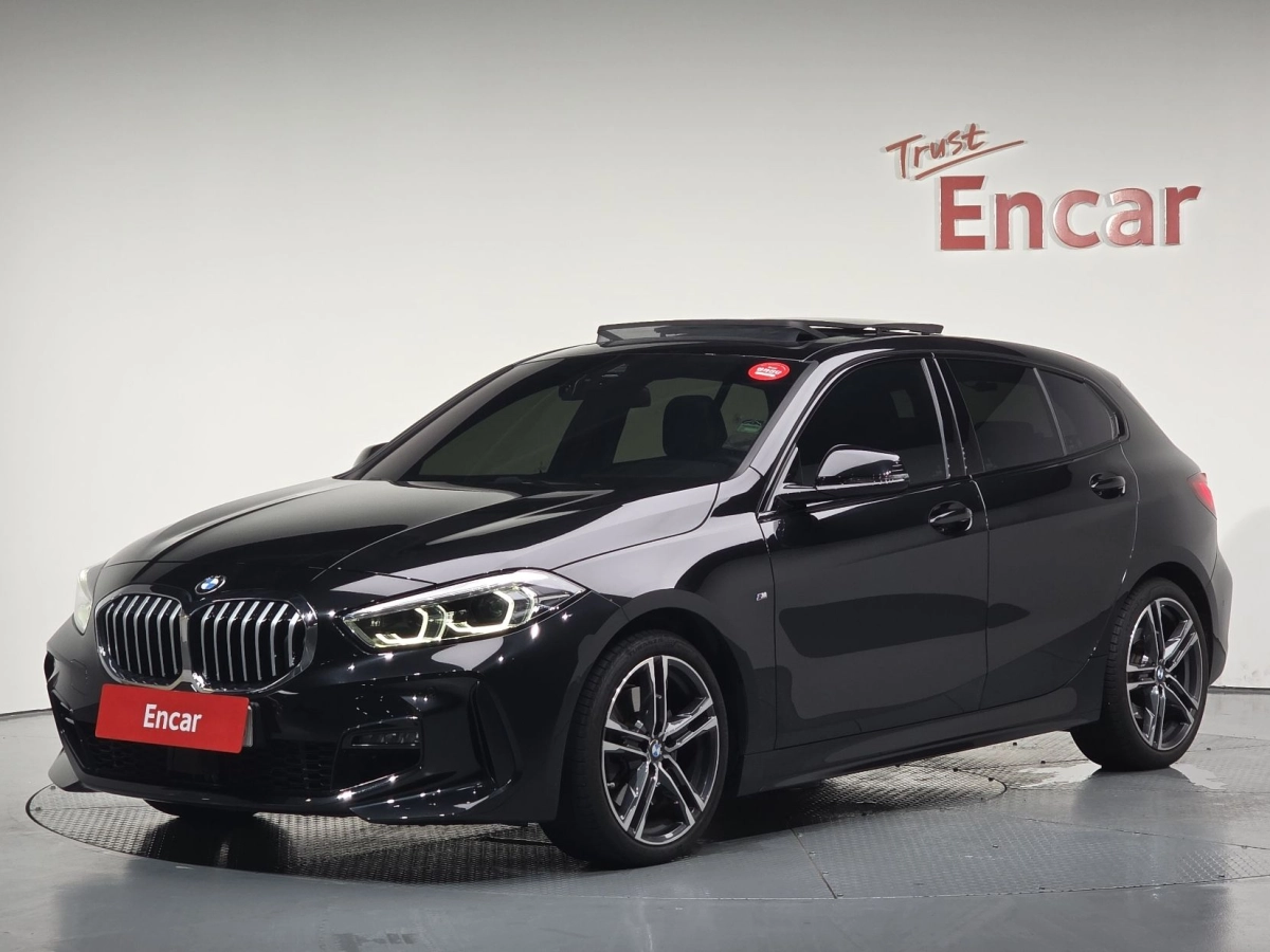 BMW 1-SERIES F40  2023