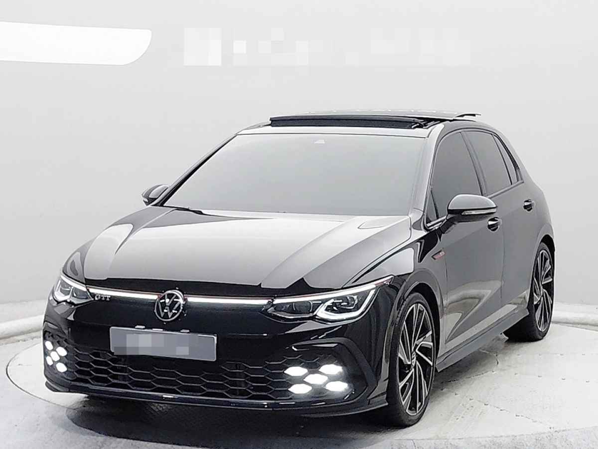 VOLKSWAGEN GOLF 2023