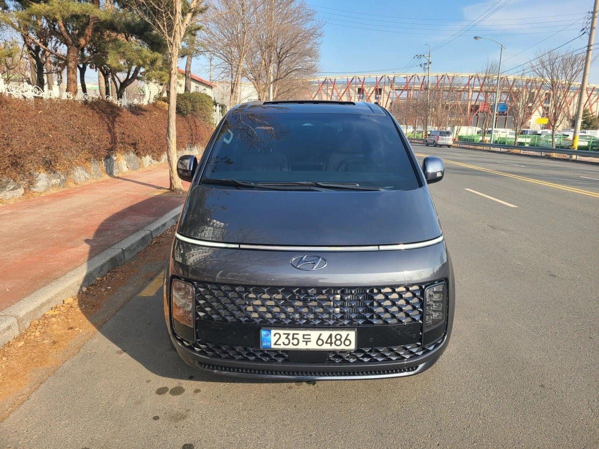 HYUNDAI STARIA 2023
