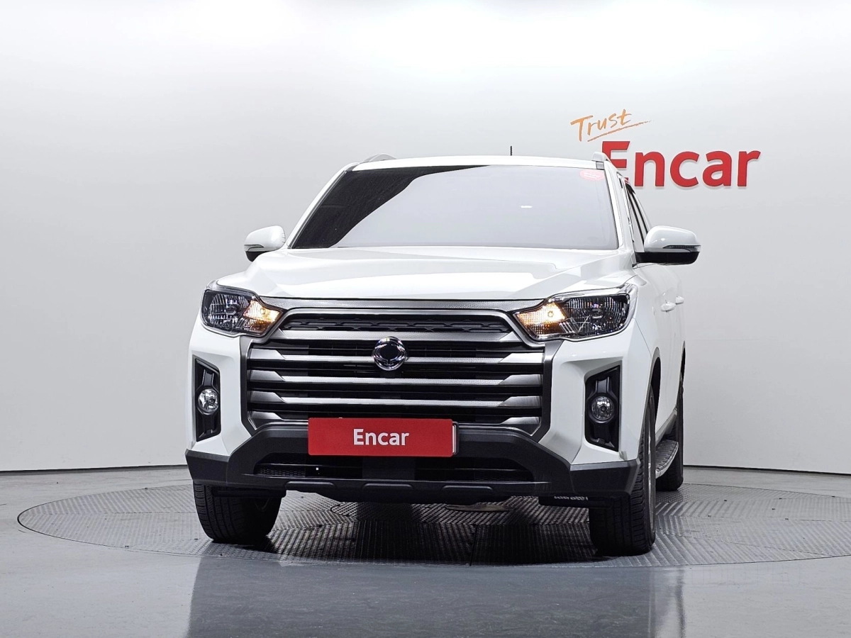 SSANGYONG REXTON SPORTS CAR