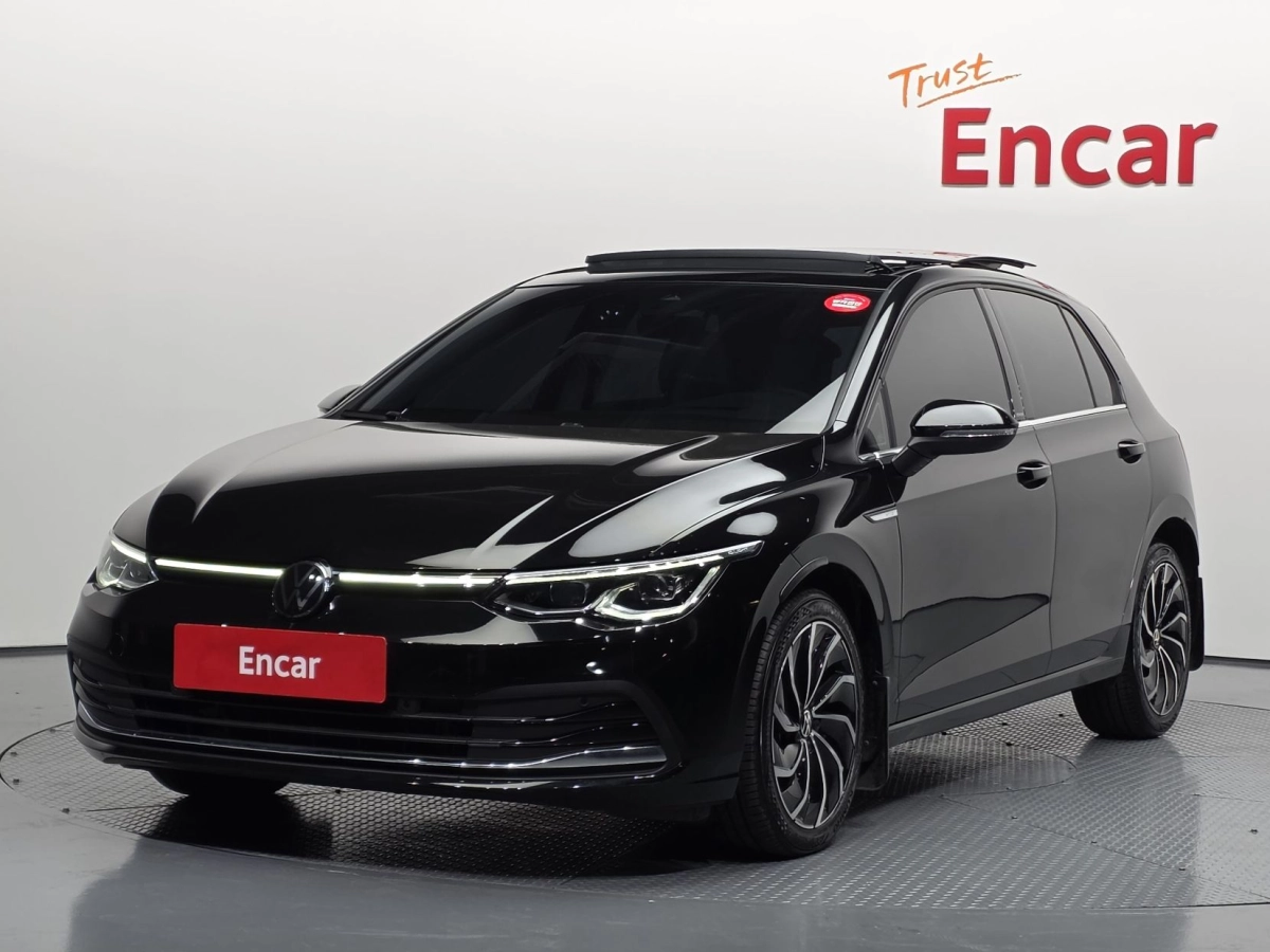 VOLKSWAGEN GOLF 2024