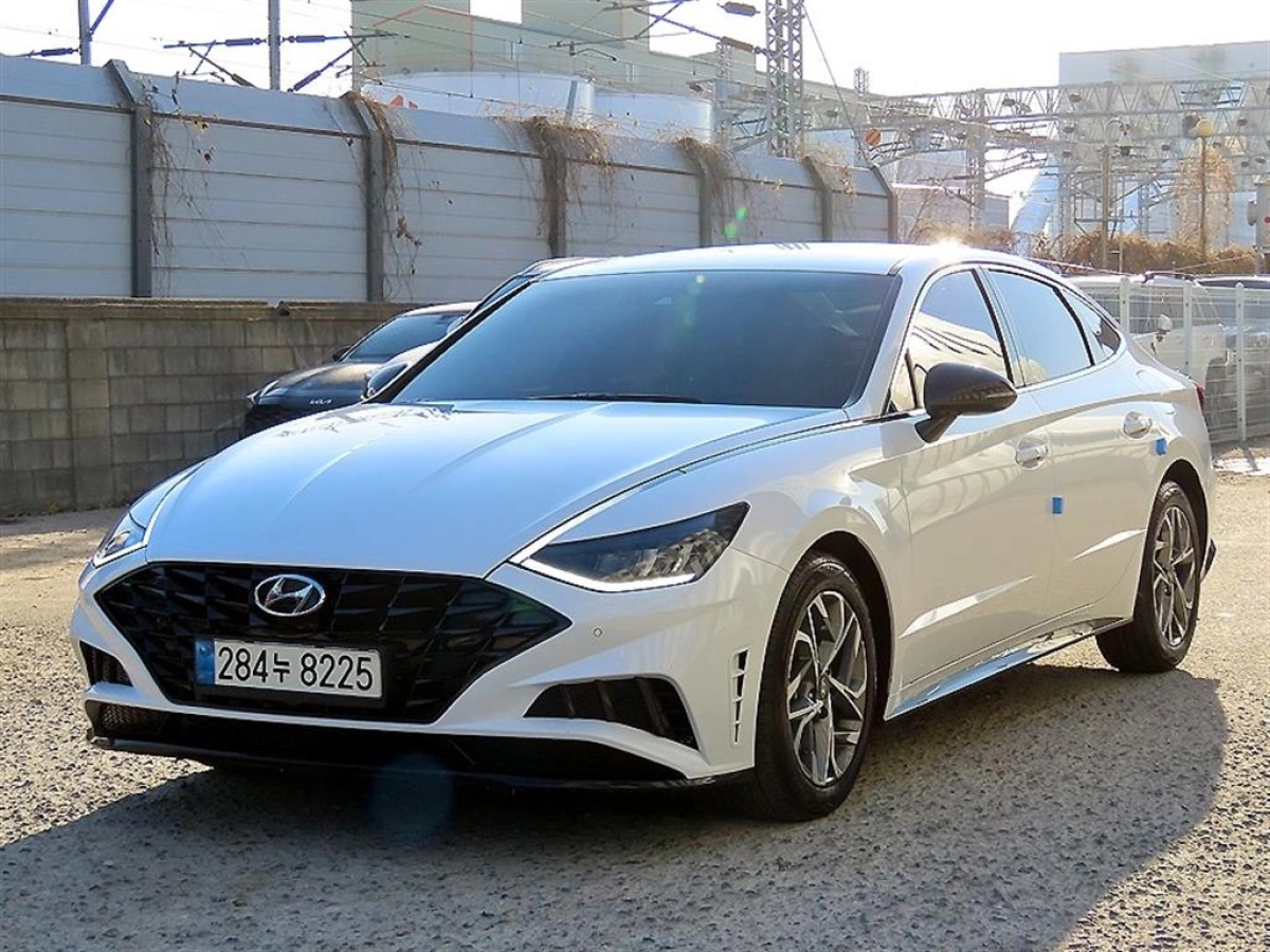 HYUNDAI SONATA DN8