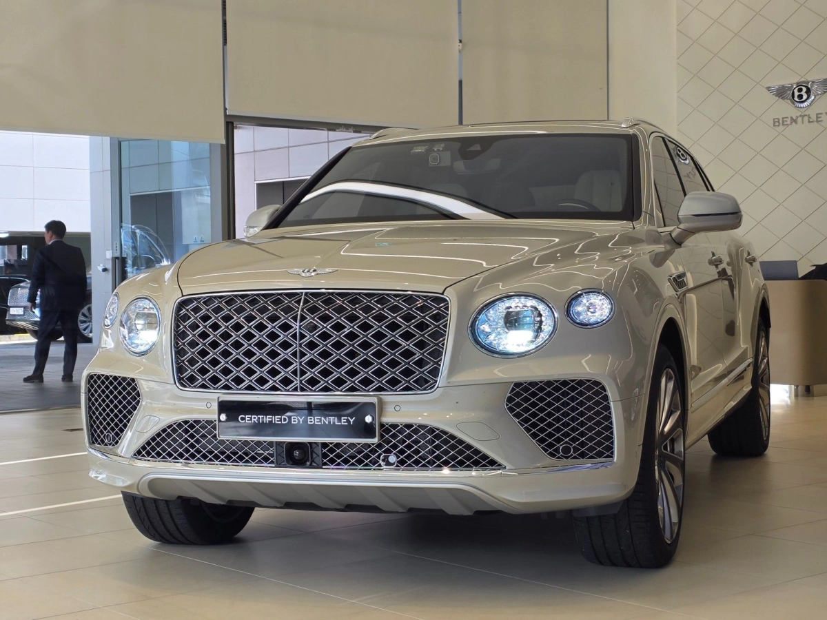 BENTLEY BENTAYGA  2025