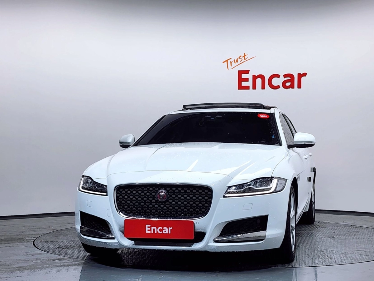 JAGUAR XF X260