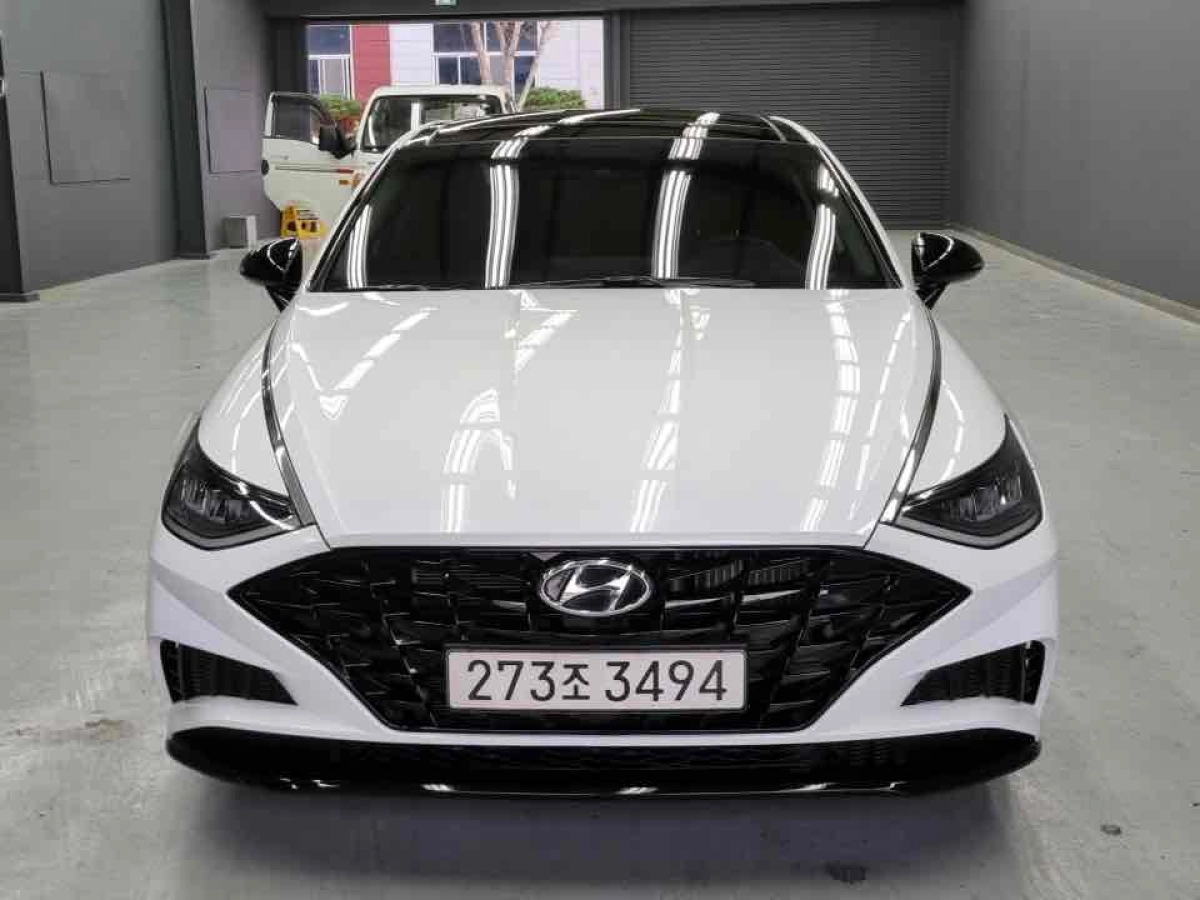 HYUNDAI SONATA DN8