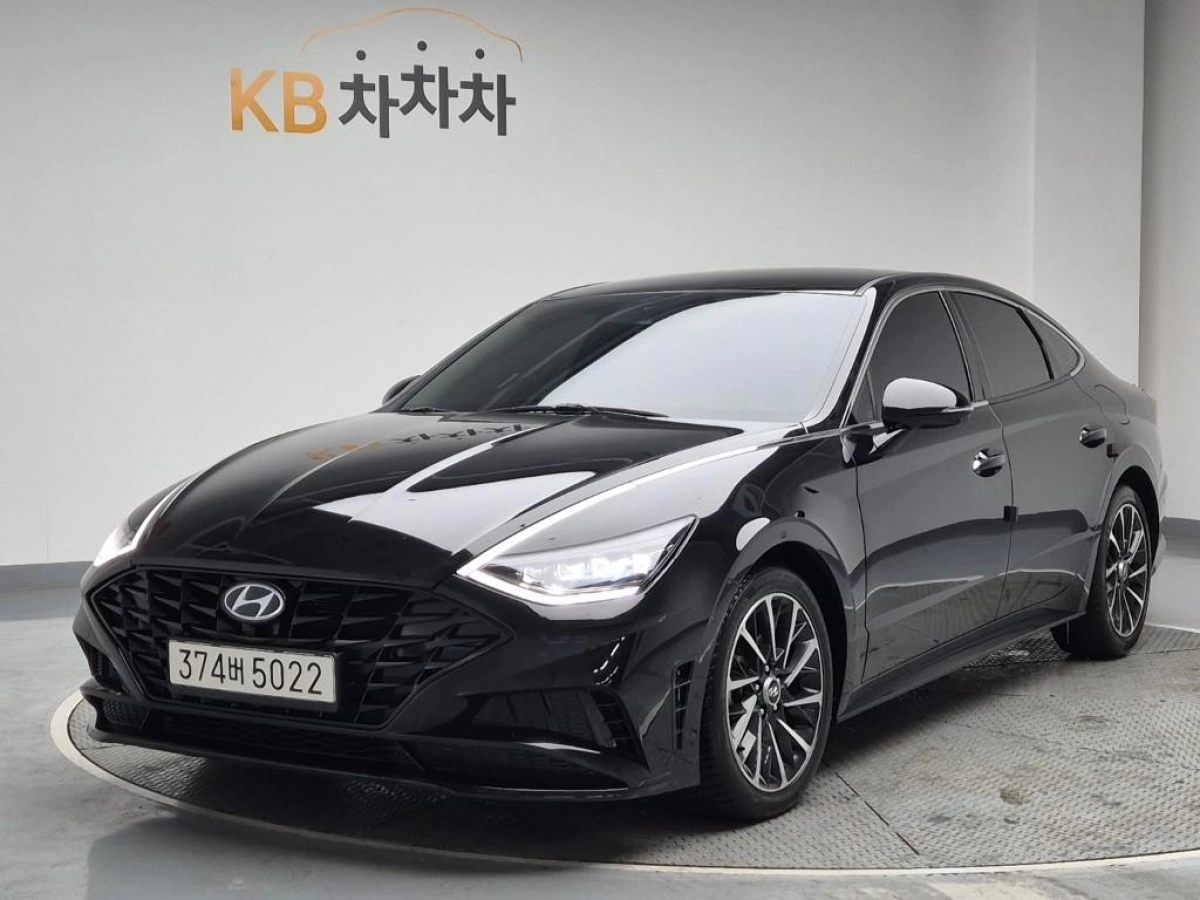 HYUNDAI SONATA DN8