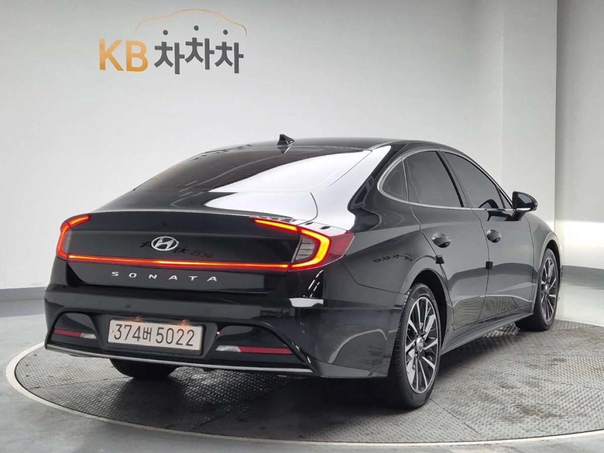 HYUNDAI SONATA DN8