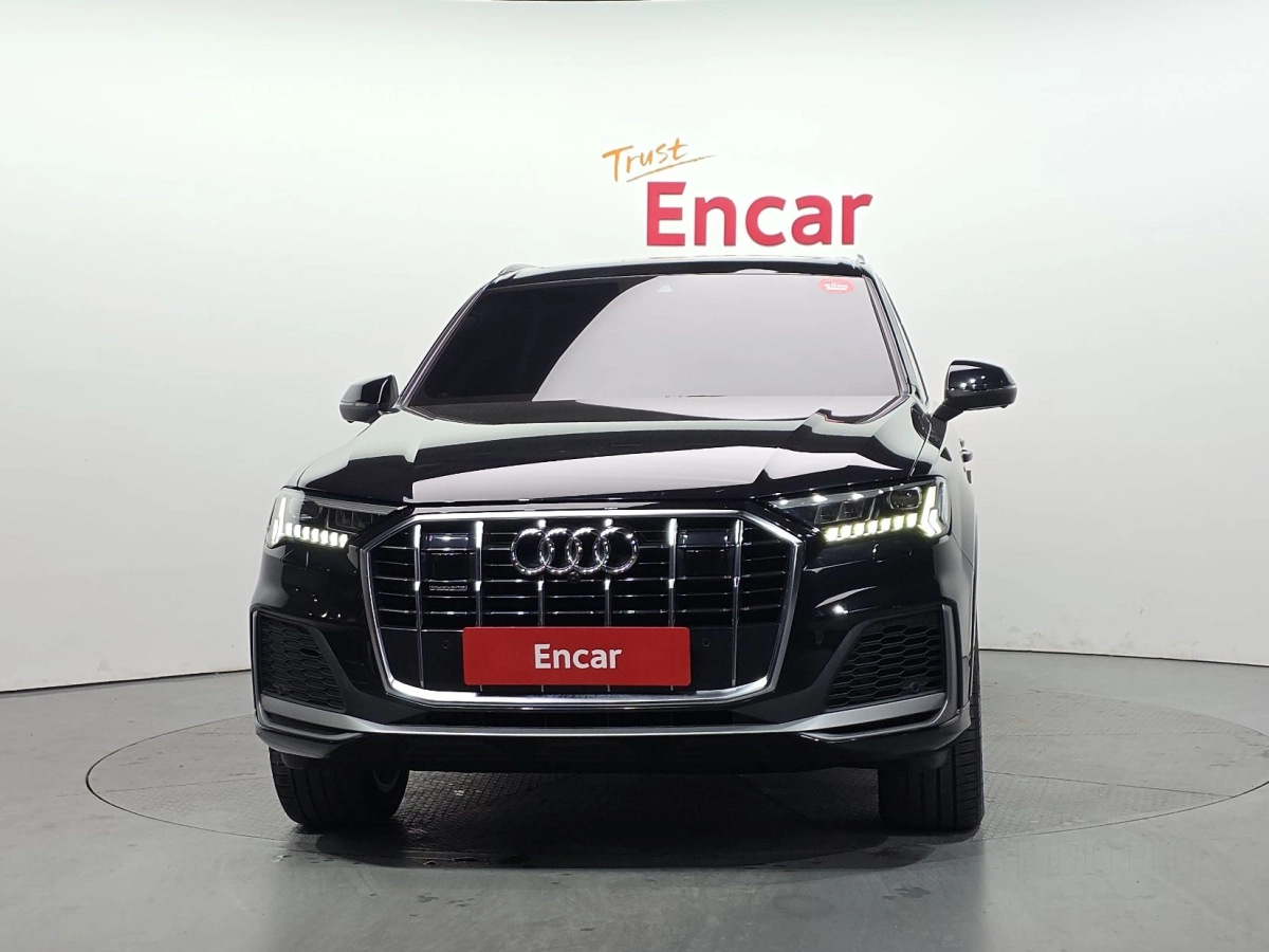 AUDI Q7 4M