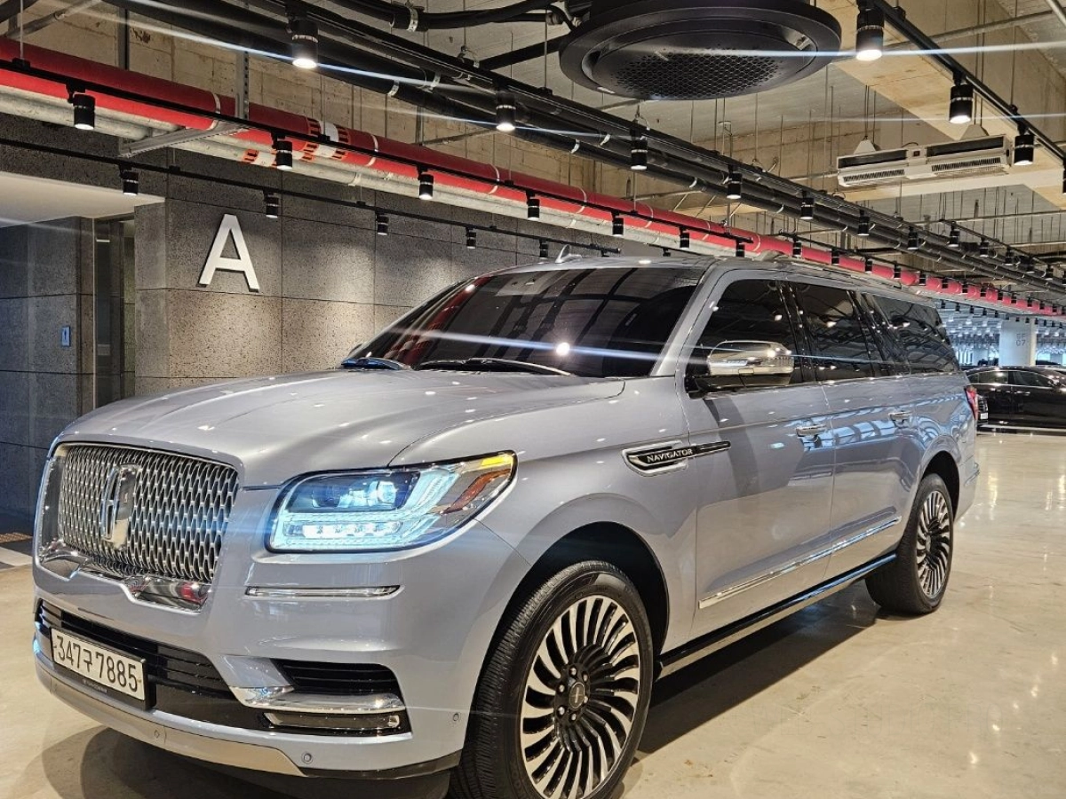 LINCOLN NAVIGATOR