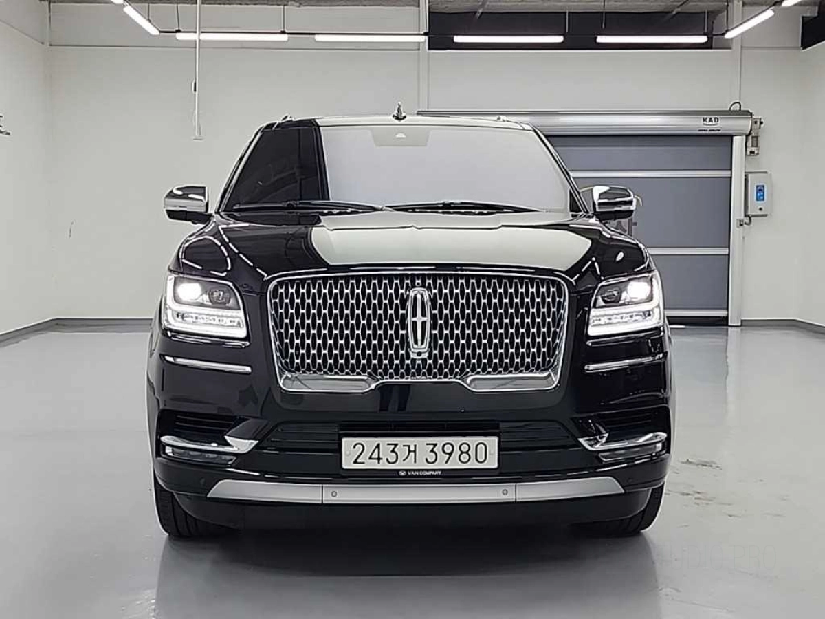 LINCOLN NAVIGATOR  2020