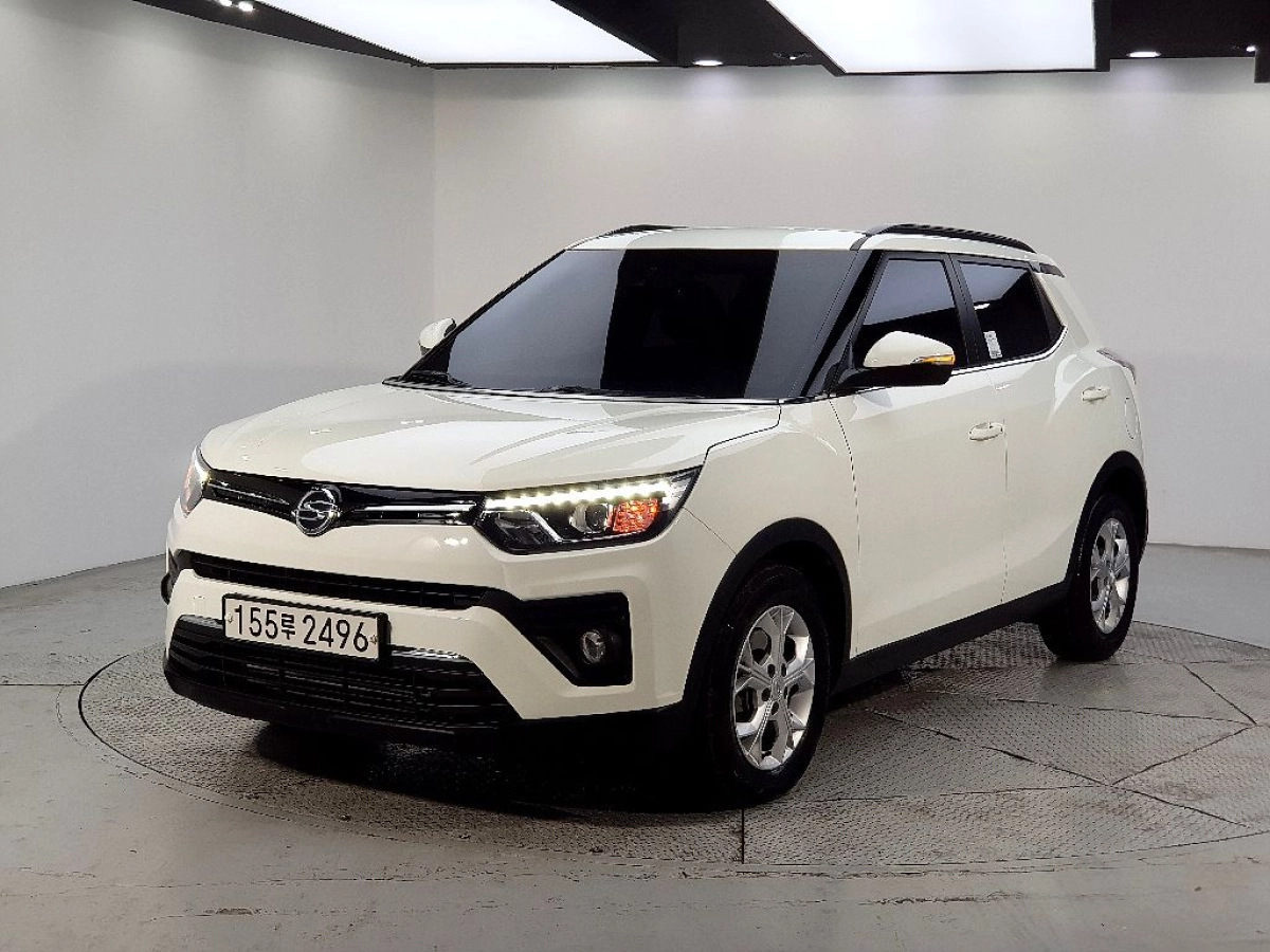 SSANGYONG TIVOLI VERY NEW  2021
