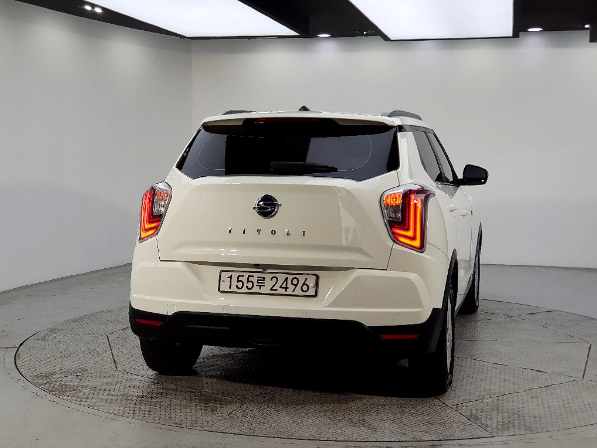 SSANGYONG TIVOLI VERY NEW