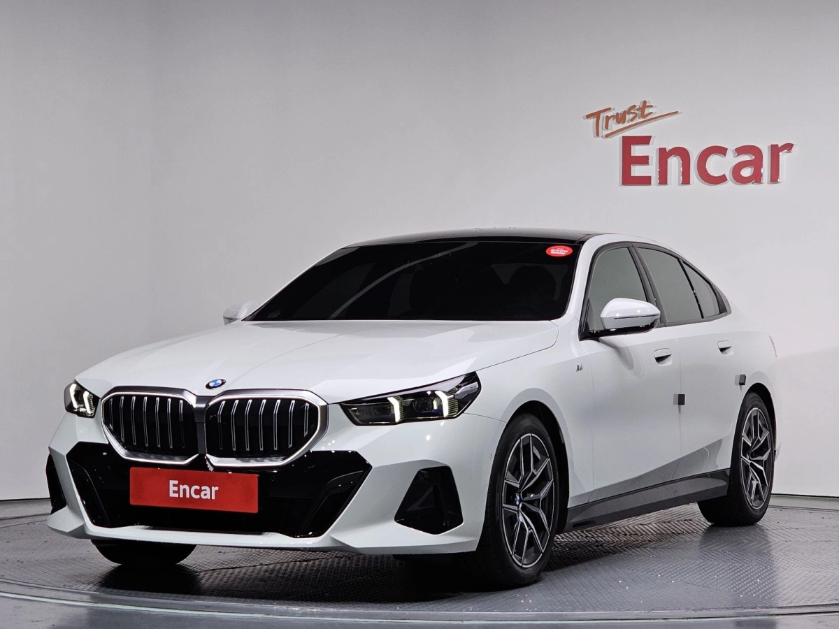 BMW 5-SERIES G60 2025