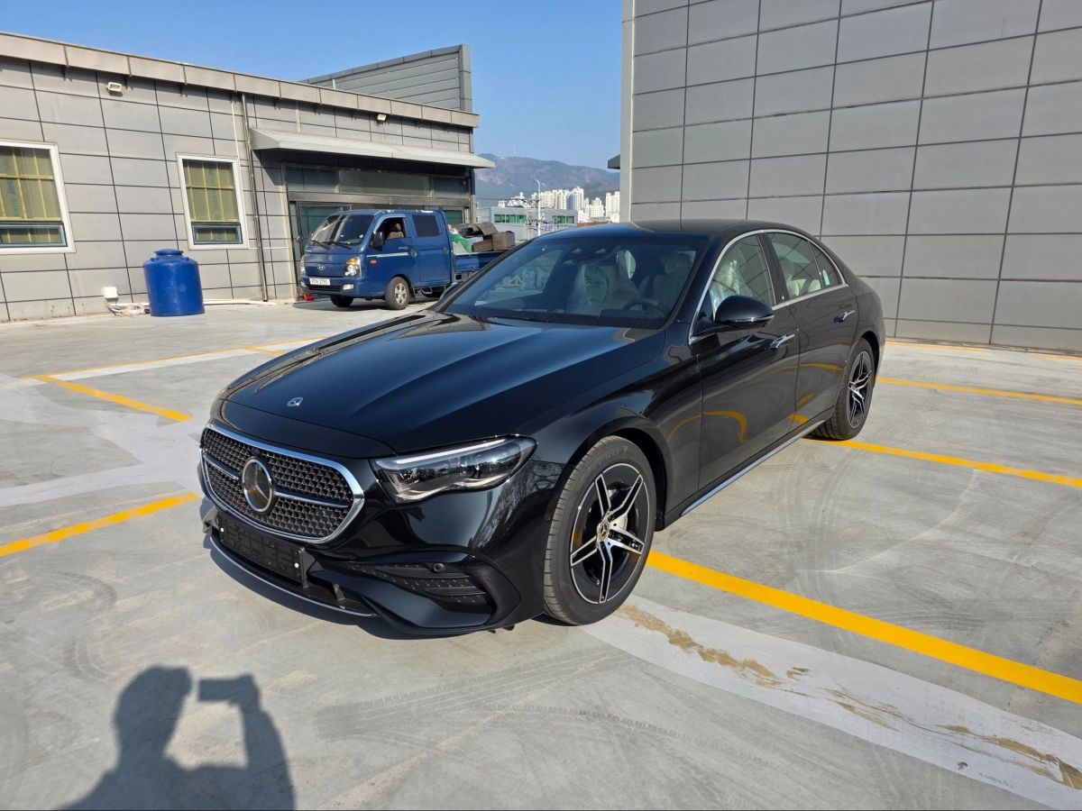 MERCEDES BENZ E-CLASS W214 2026