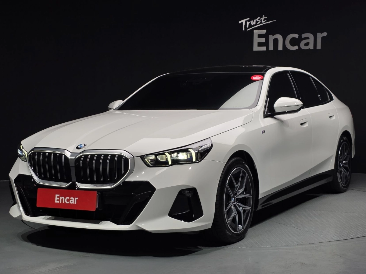 BMW 5-SERIES G60 2025