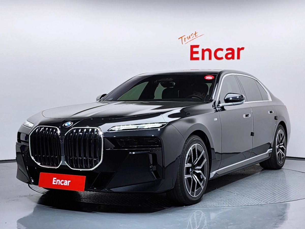 BMW 7-SERIES G70  2025