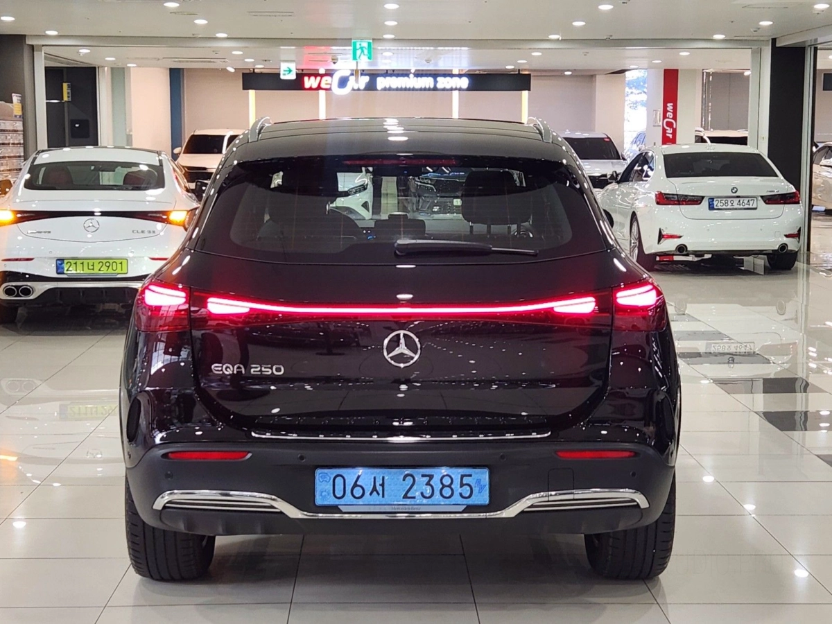 MERCEDES BENZ EQA H243