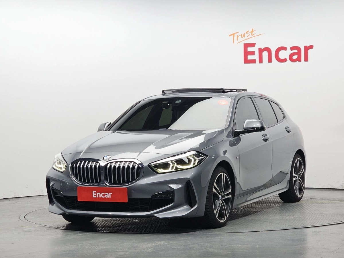 BMW 1-SERIES F40  2022