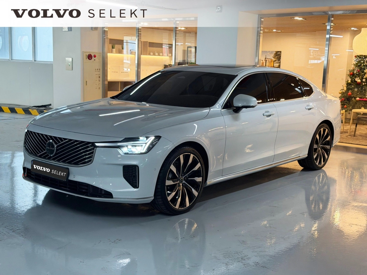 VOLVO S90 2025