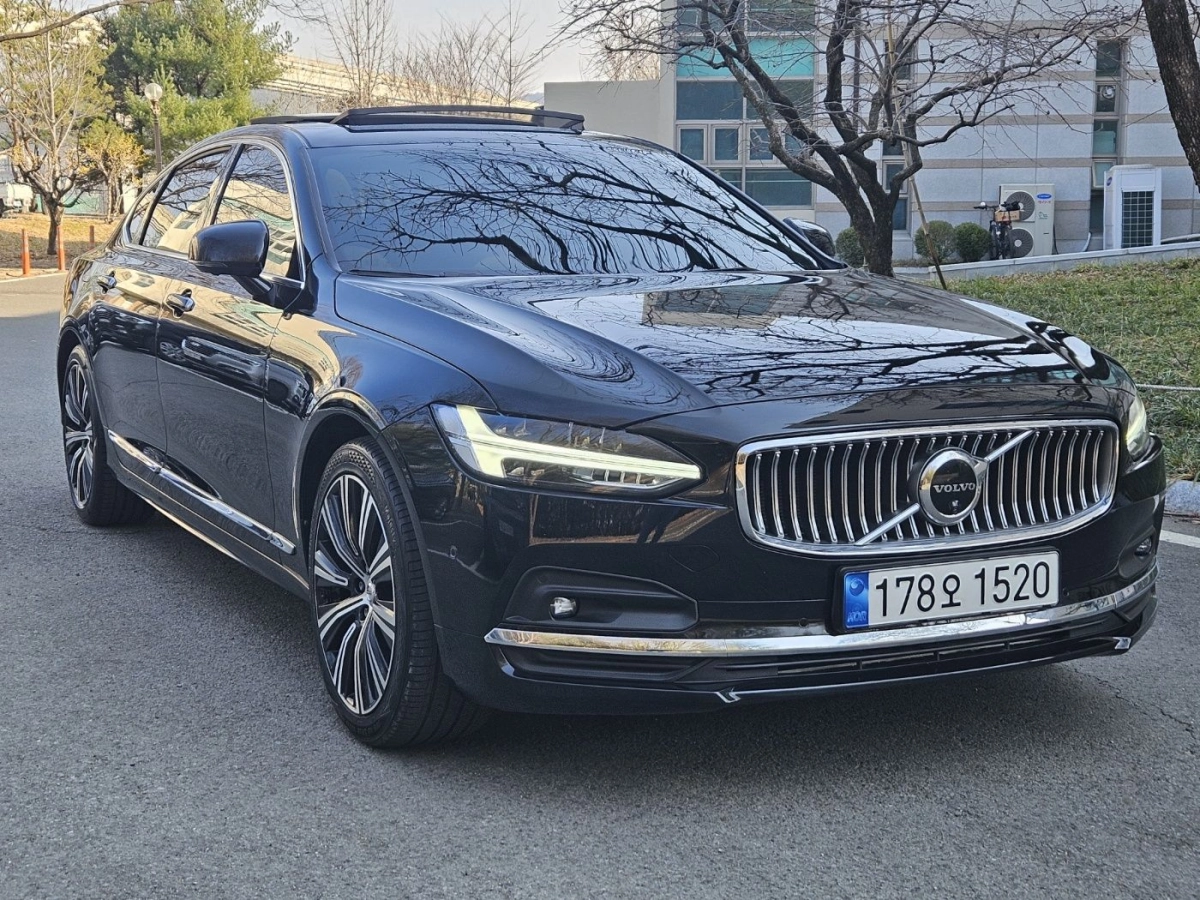 VOLVO S90