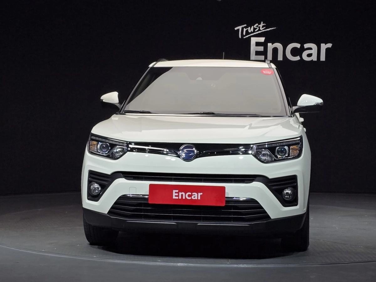 SSANGYONG TIVOLI VERY NEW