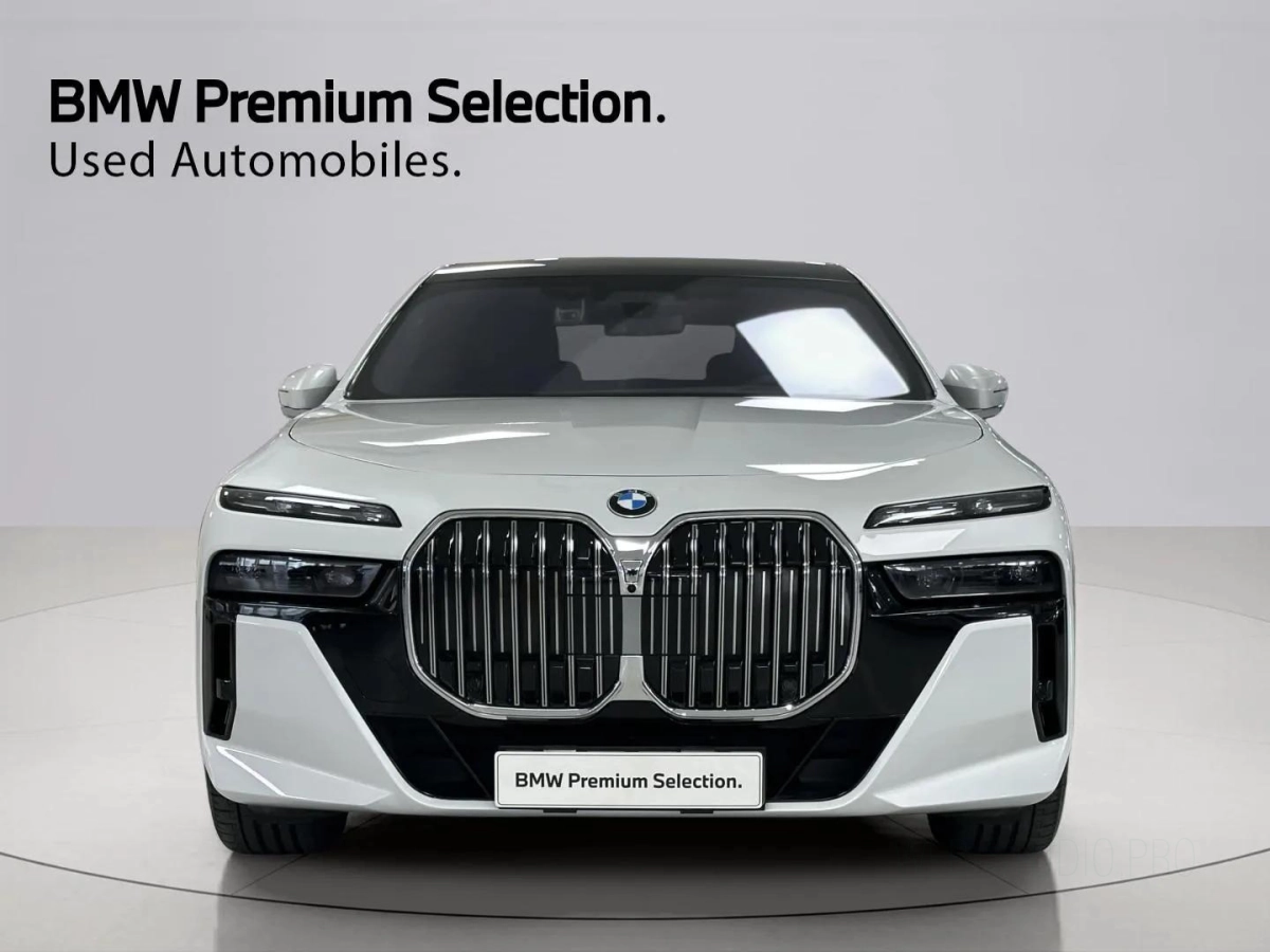 BMW 7-SERIES G70