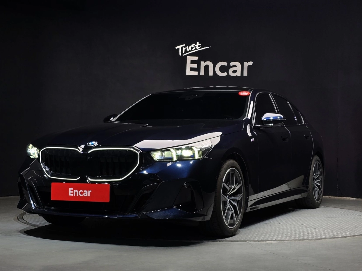 BMW 5-SERIES G60 2025