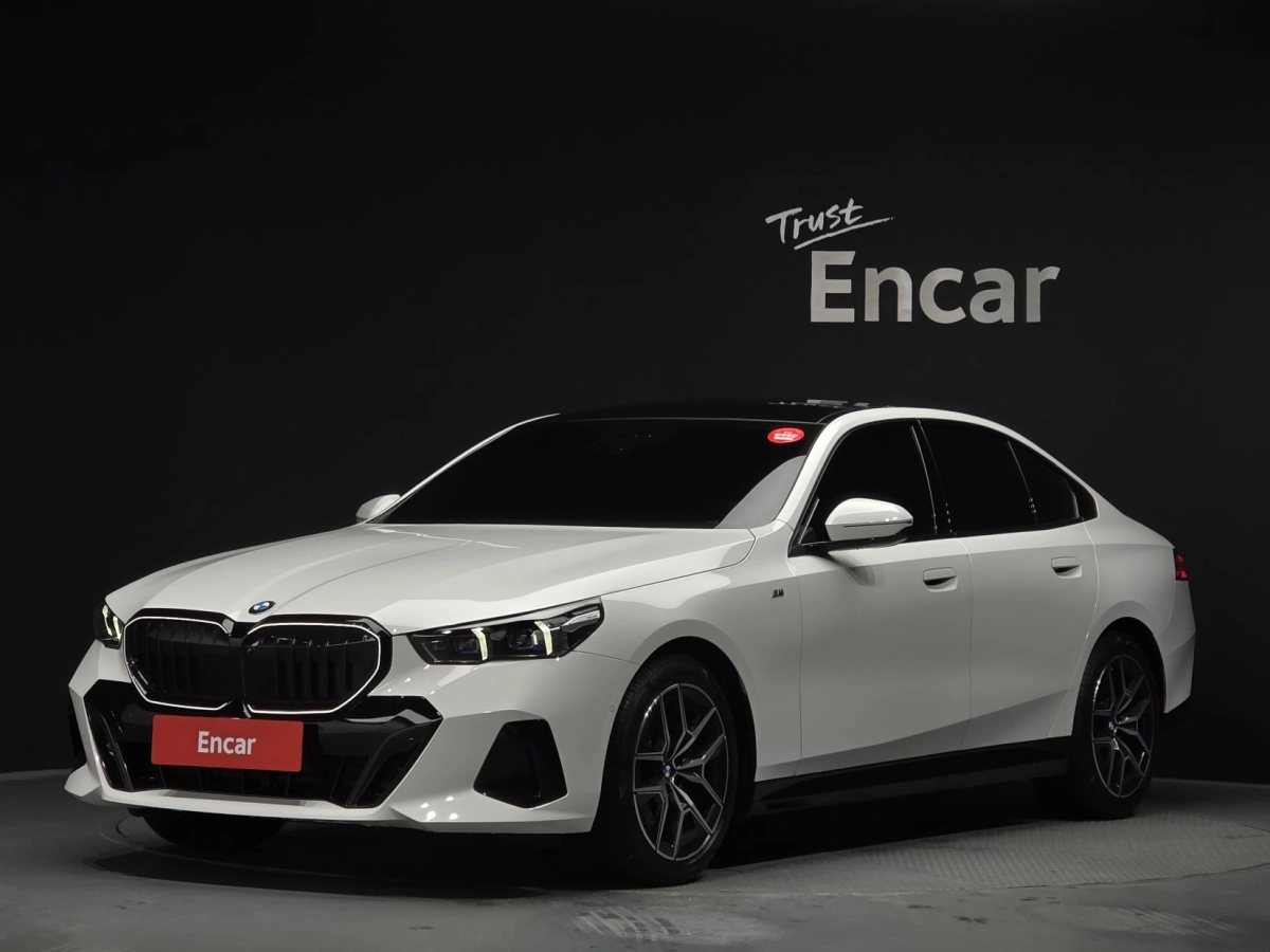 BMW 5-SERIES G60 2025