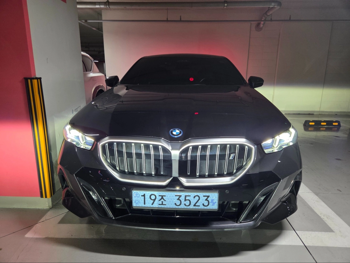 BMW I5 G60  2025