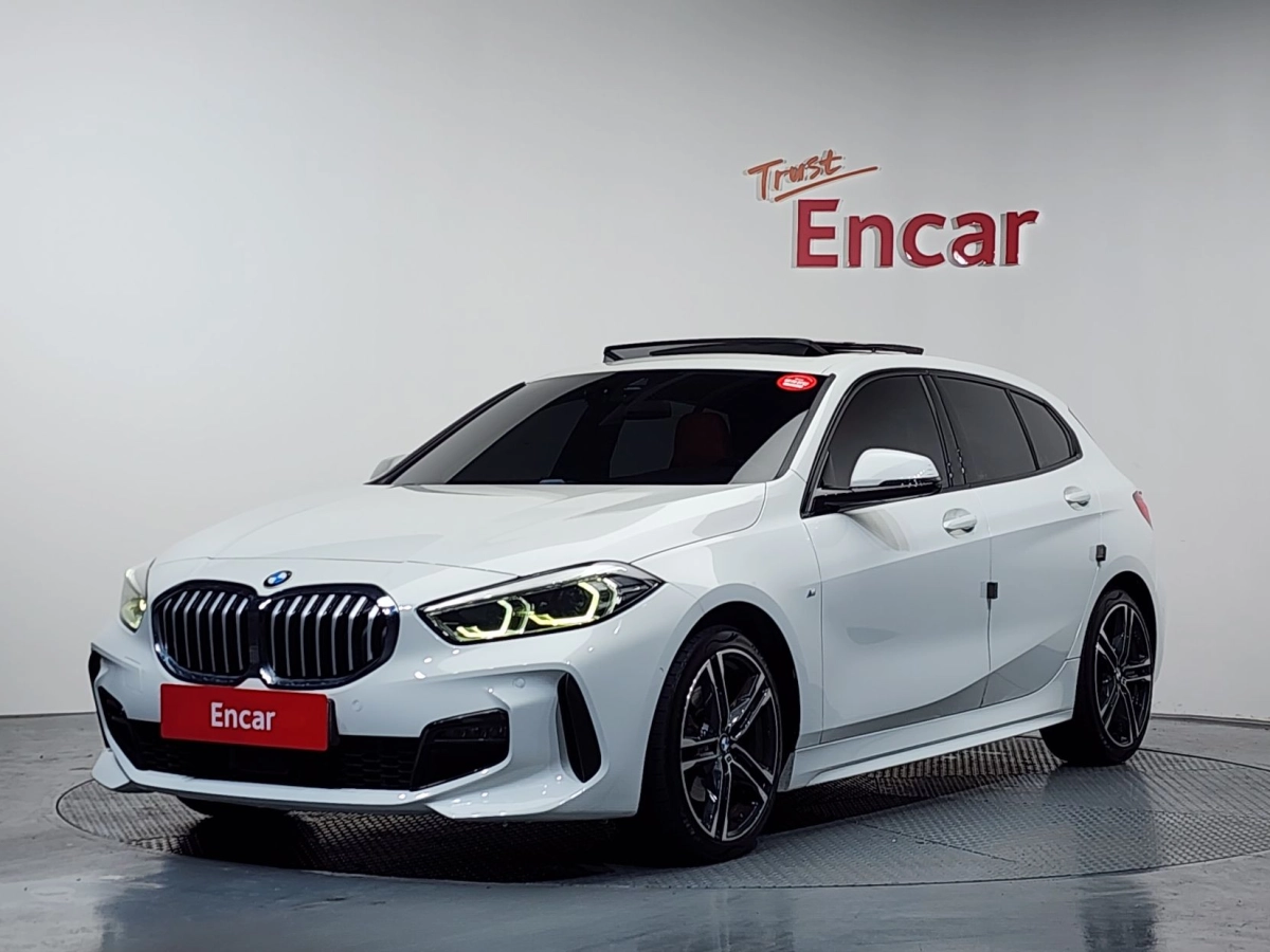 BMW 1-SERIES F40  2021