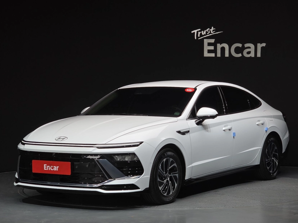 HYUNDAI SONATA DN8 HYBRID  2025