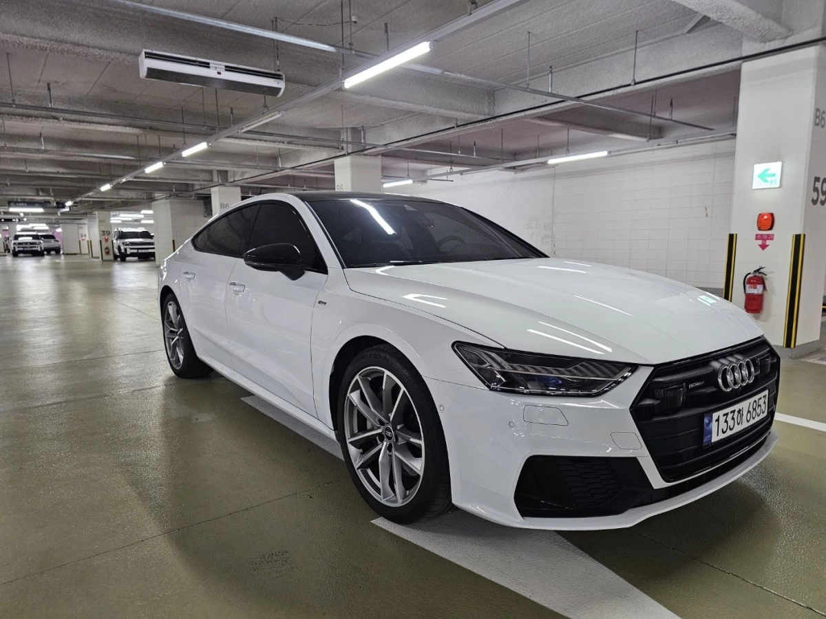 AUDI A7 4K  2023