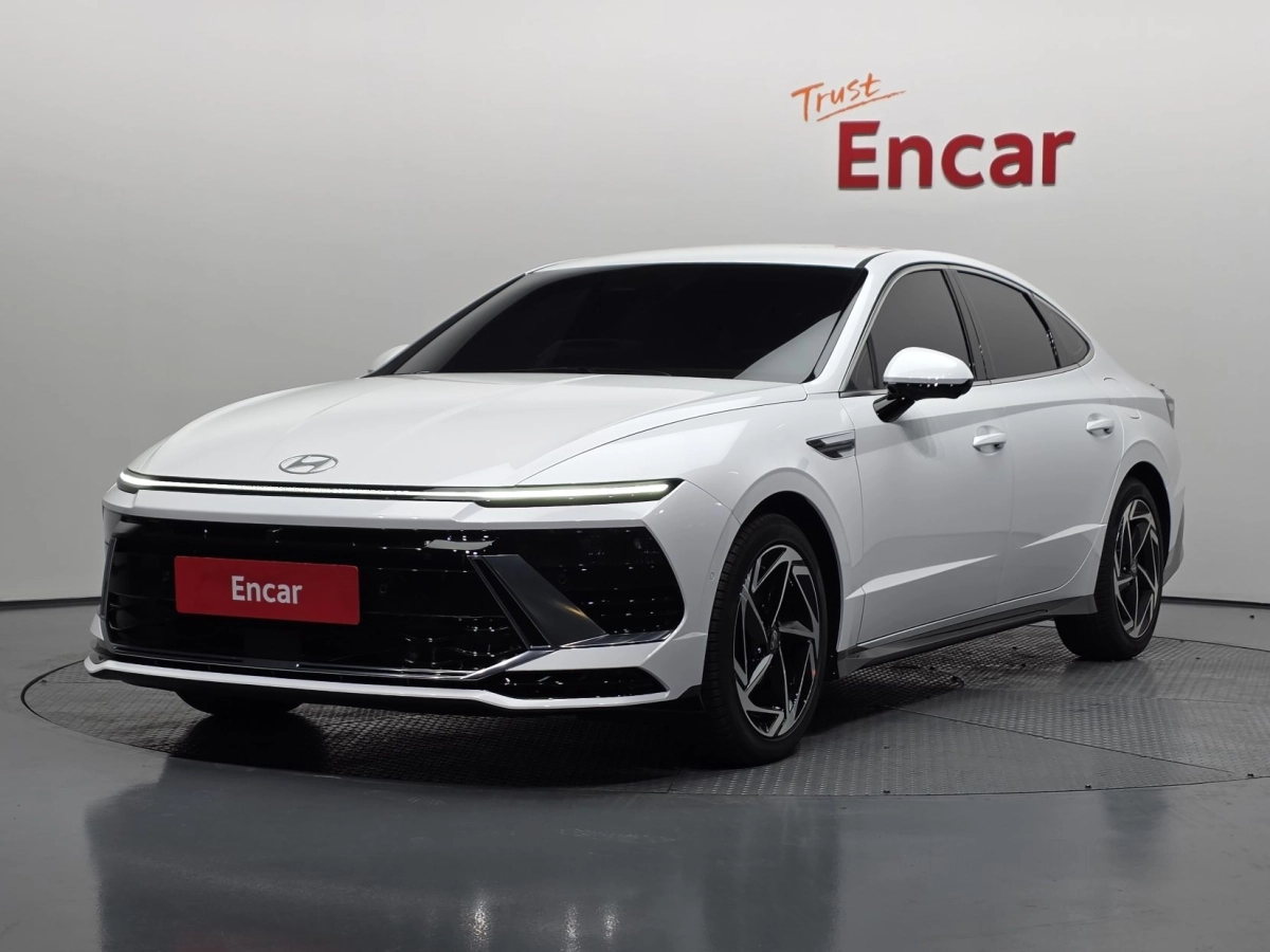 HYUNDAI SONATA DN8 HYBRID  2025