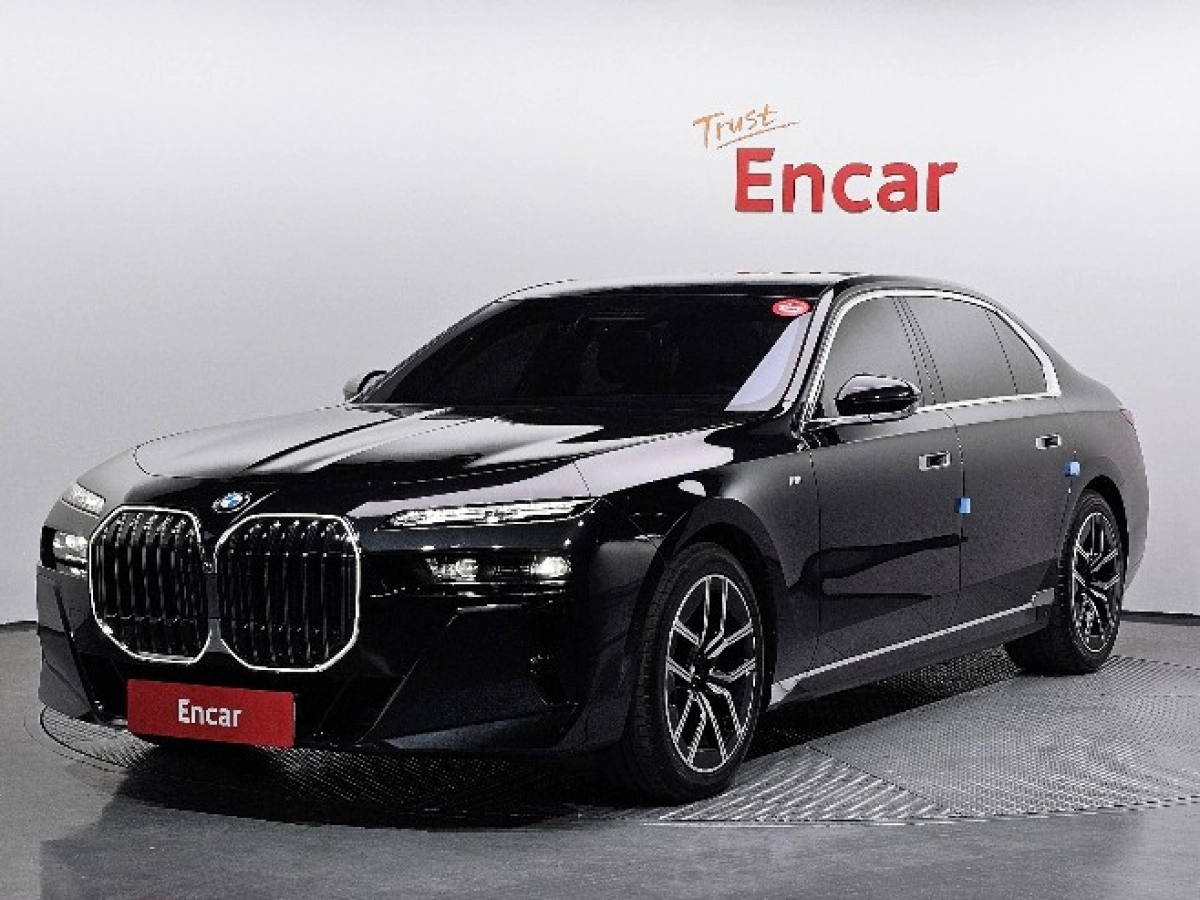 BMW 7-SERIES G70  2025