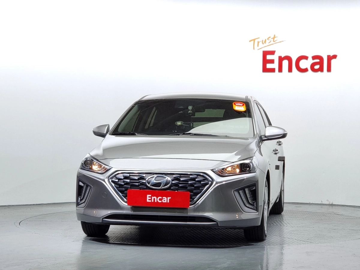 HYUNDAI IONIQ HYBRID