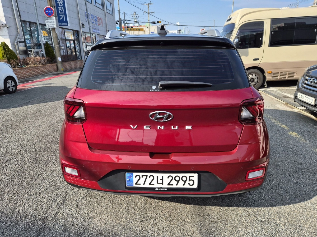 HYUNDAI VENUE