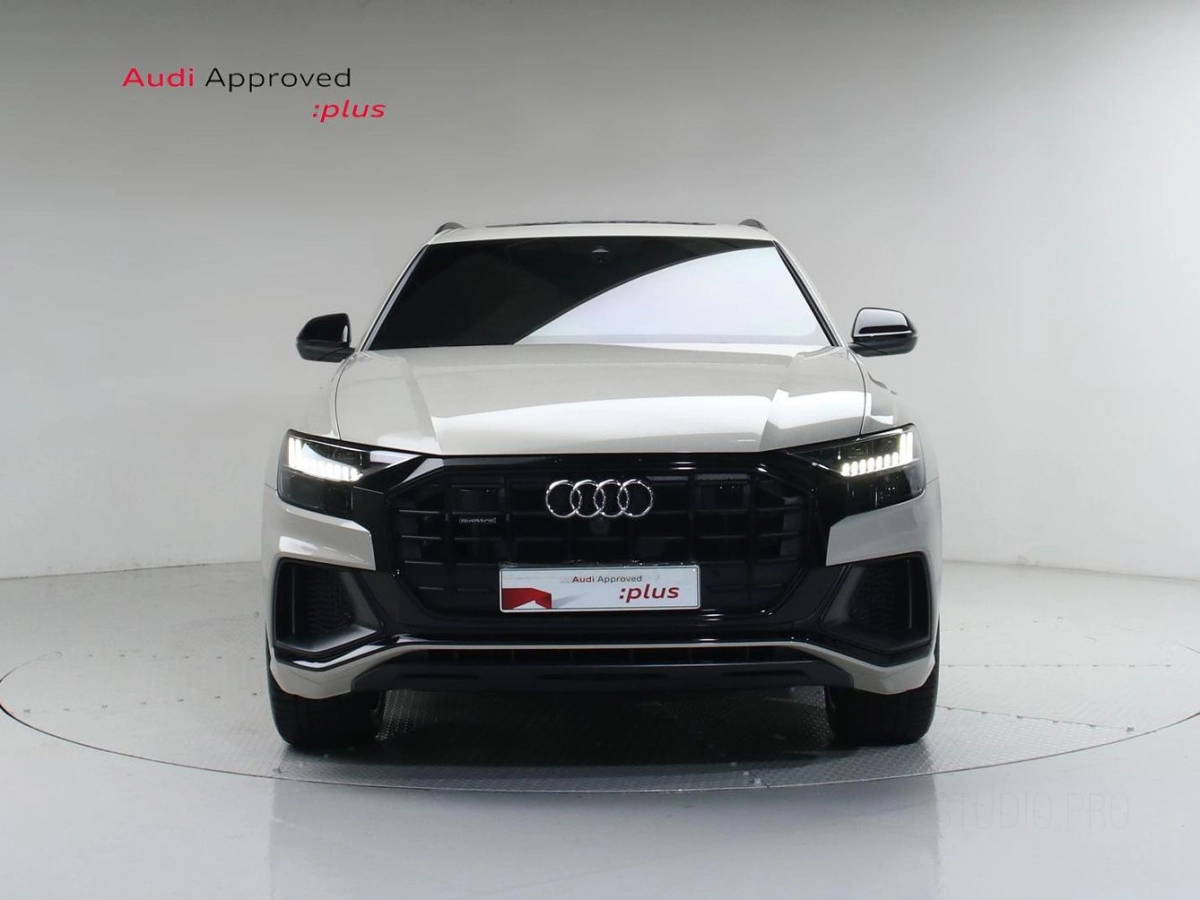 AUDI Q8 4M