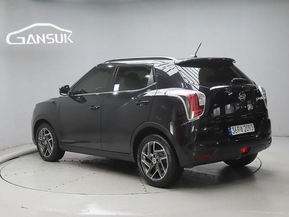 SSANGYONG TIVOLI VERY NEW