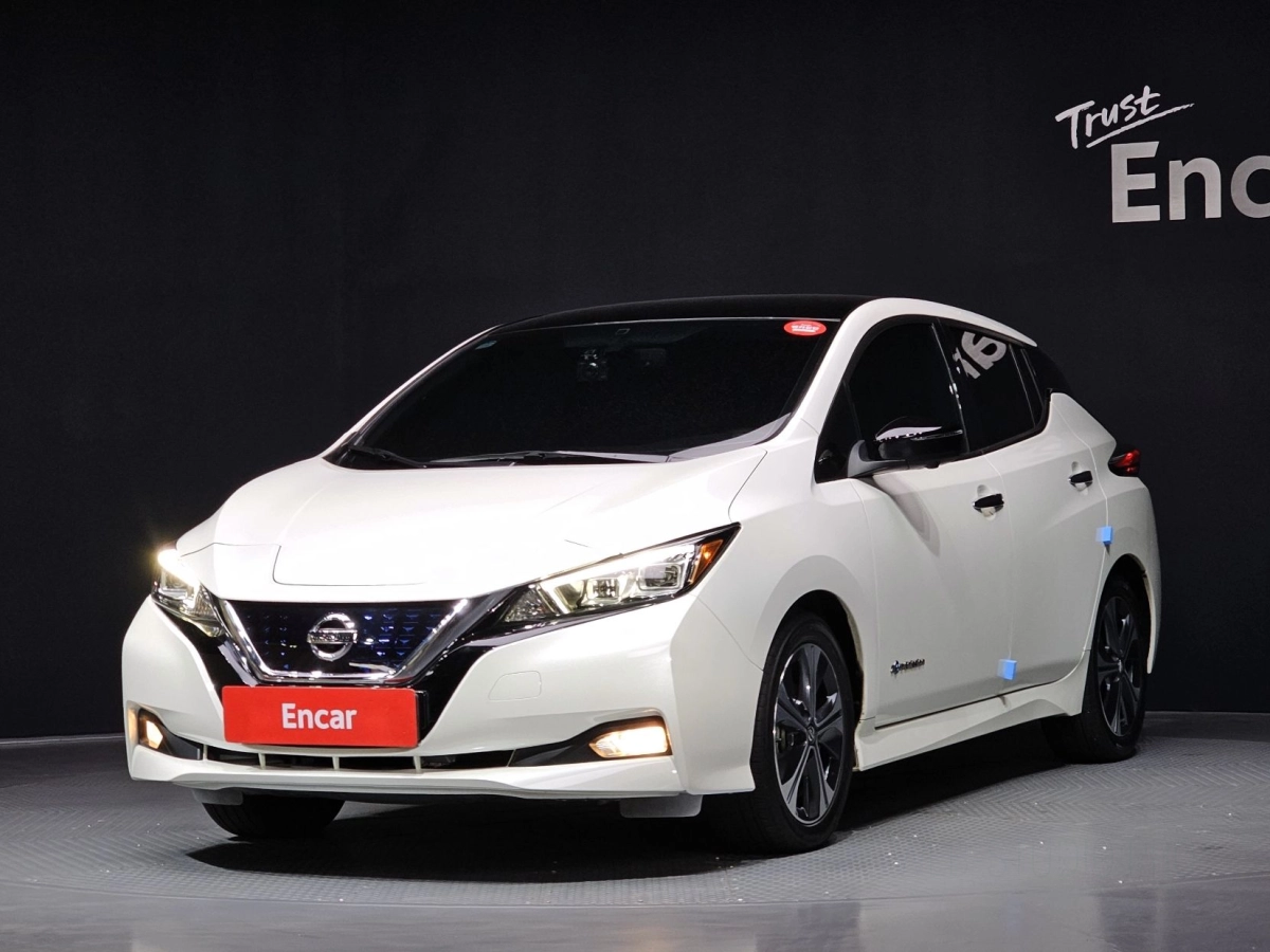 NISSAN LEAF ZE1