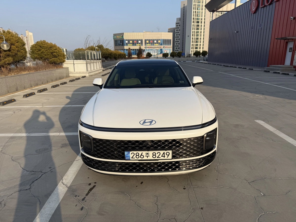 HYUNDAI GRANDEUR HYBRID GN7 2023