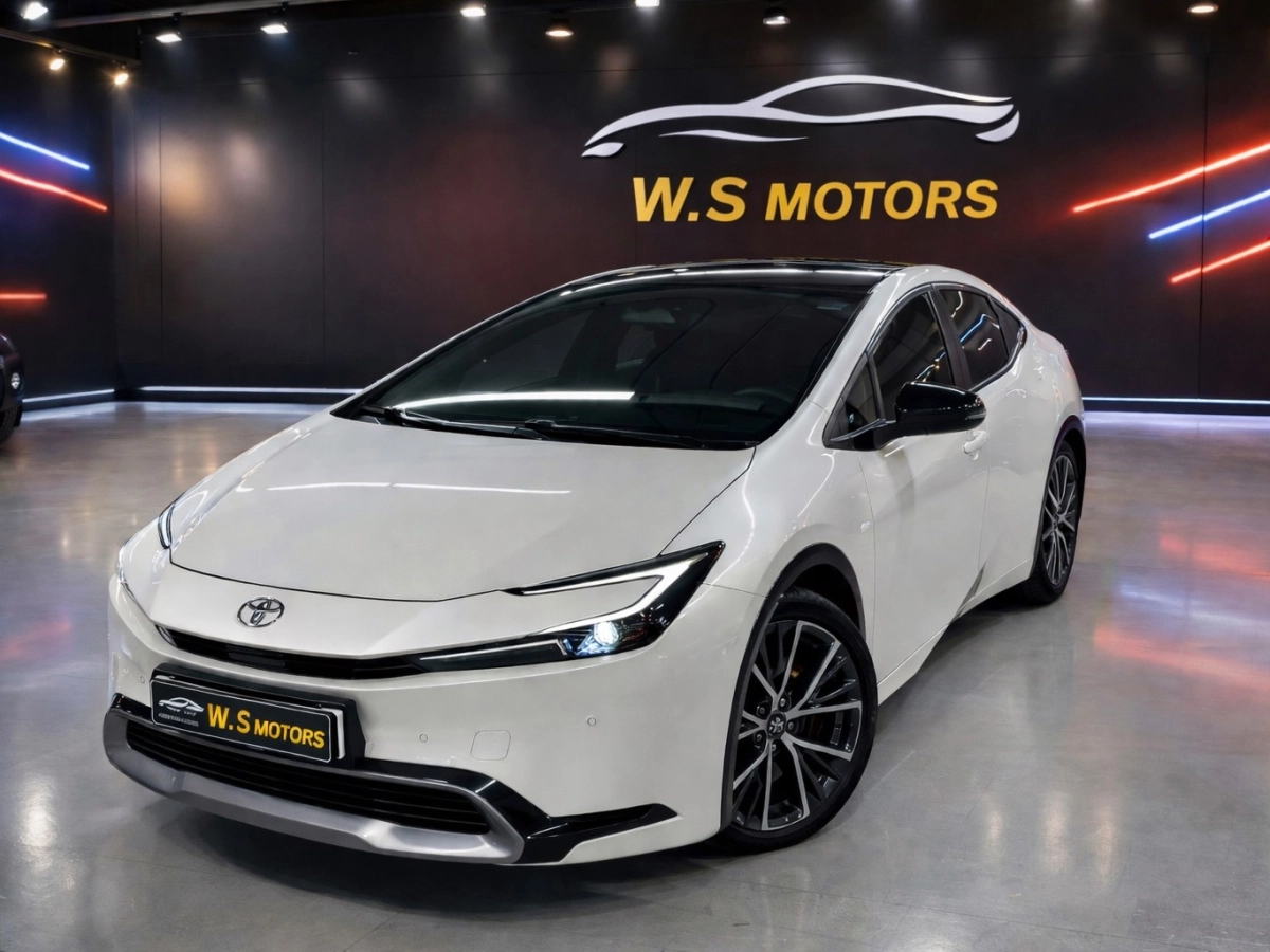 TOYOTA PRIUS  2024