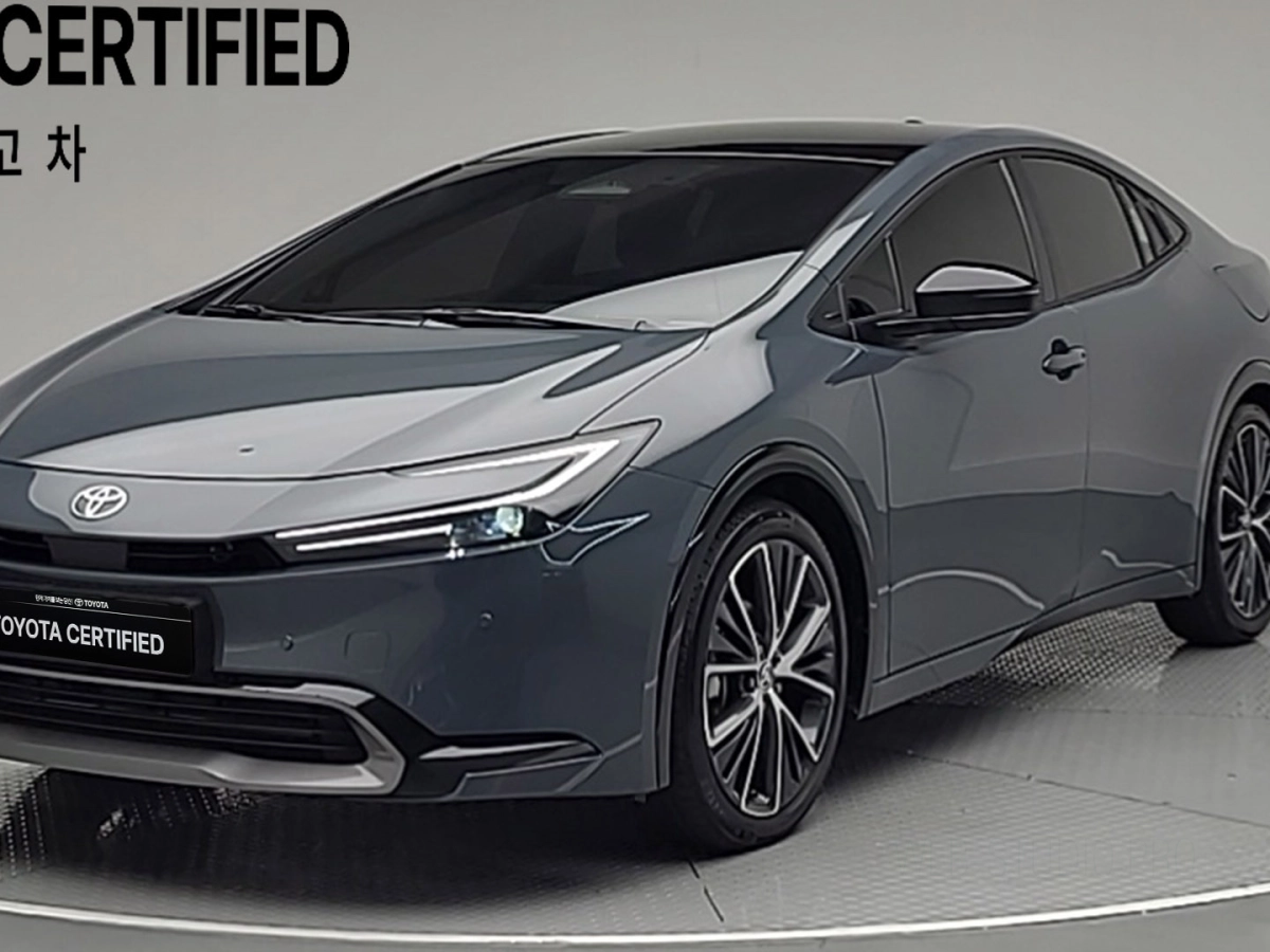 TOYOTA PRIUS  2025