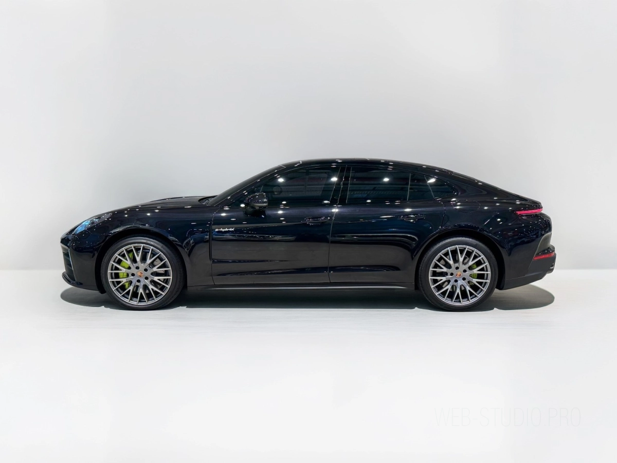PORSCHE PANAMERA 976