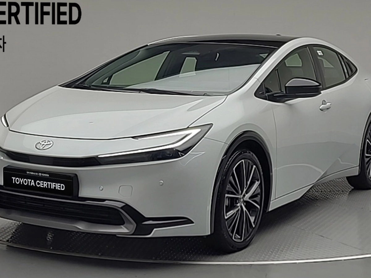 TOYOTA PRIUS  2025
