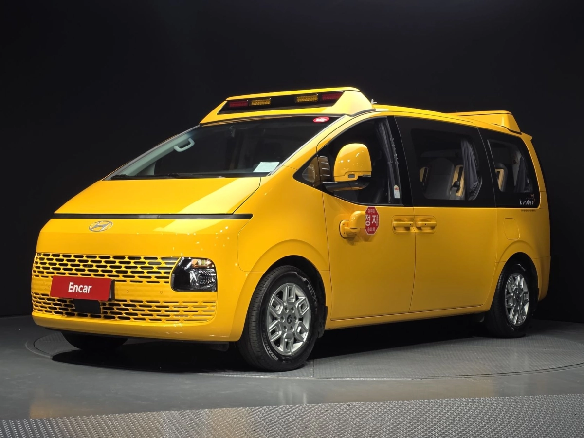 HYUNDAI STARIA 2024