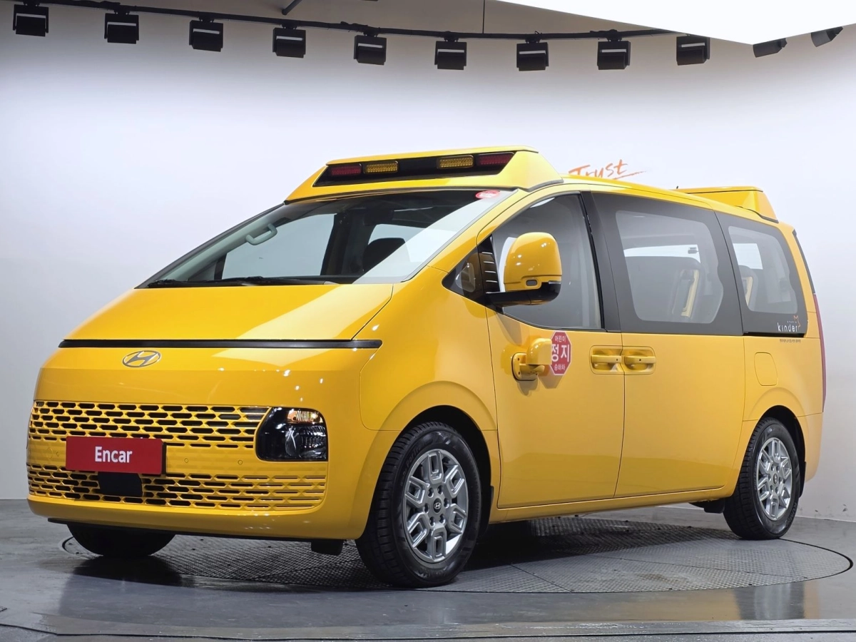 HYUNDAI STARIA 2024