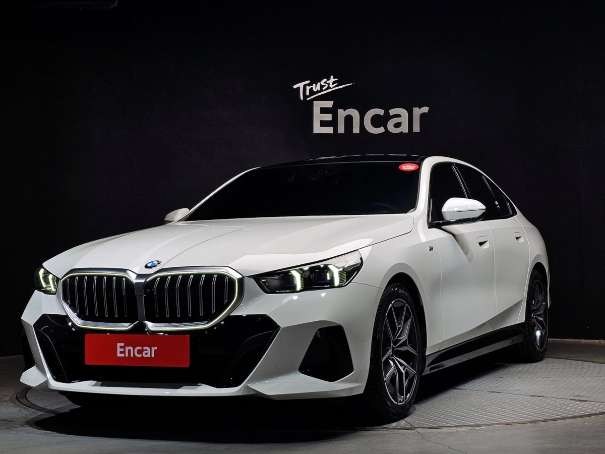 BMW 5-SERIES G60 2024