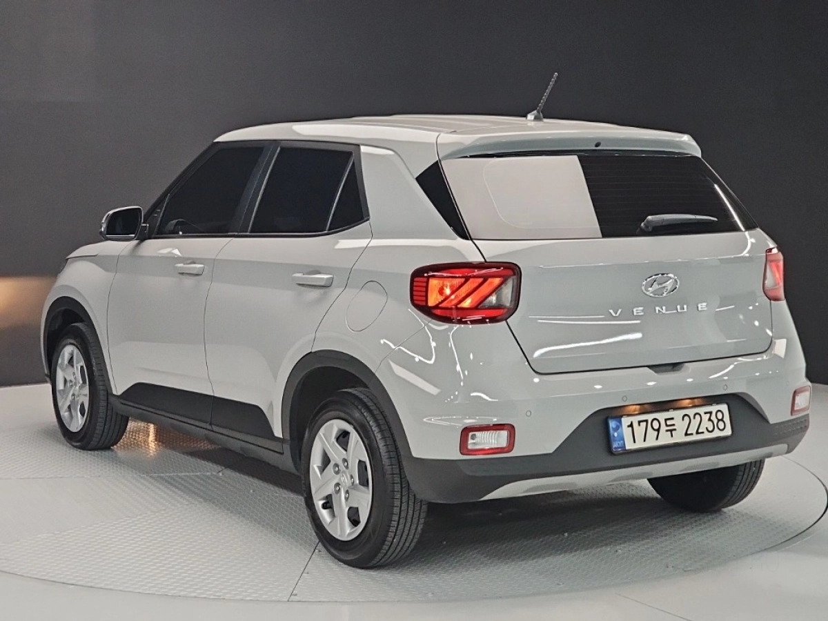 HYUNDAI VENUE