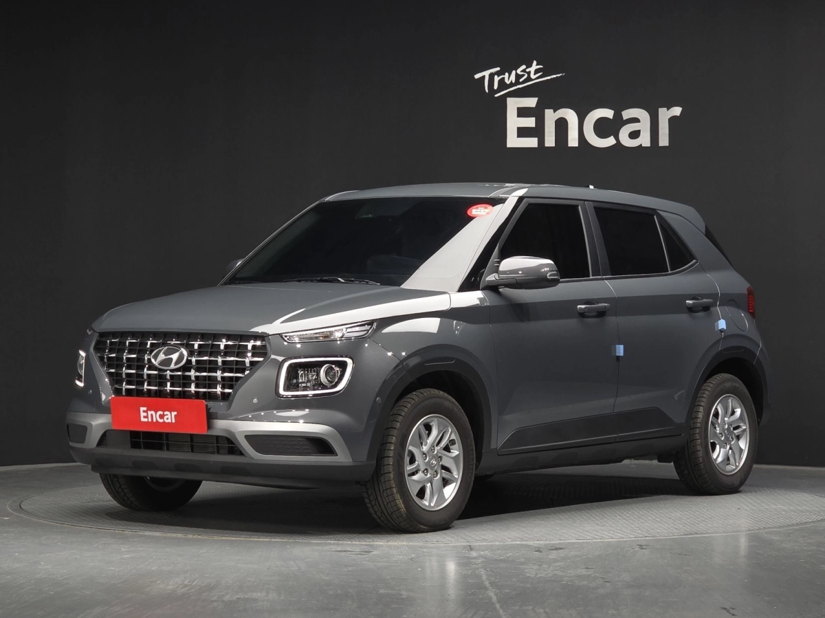 HYUNDAI VENUE  2025